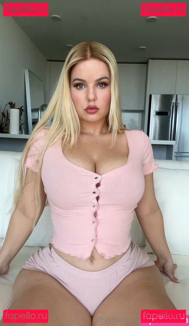 Slimthickvic Onlyfans Photo Gallery 