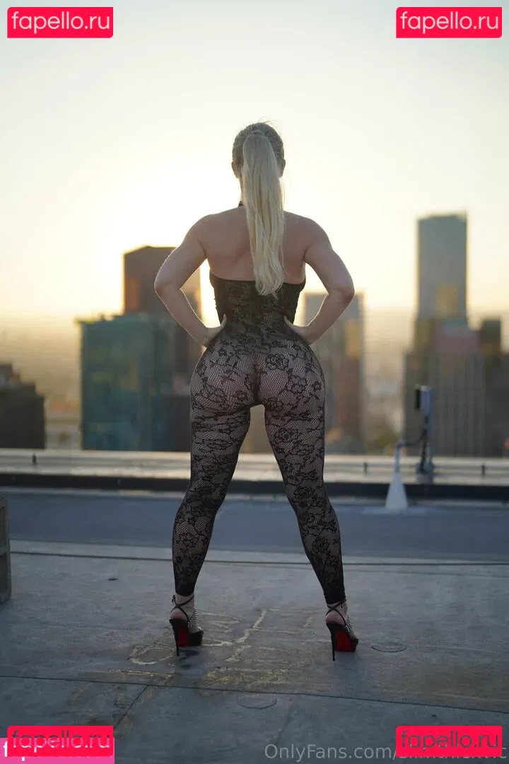 Slimthickvic Onlyfans Photo Gallery 