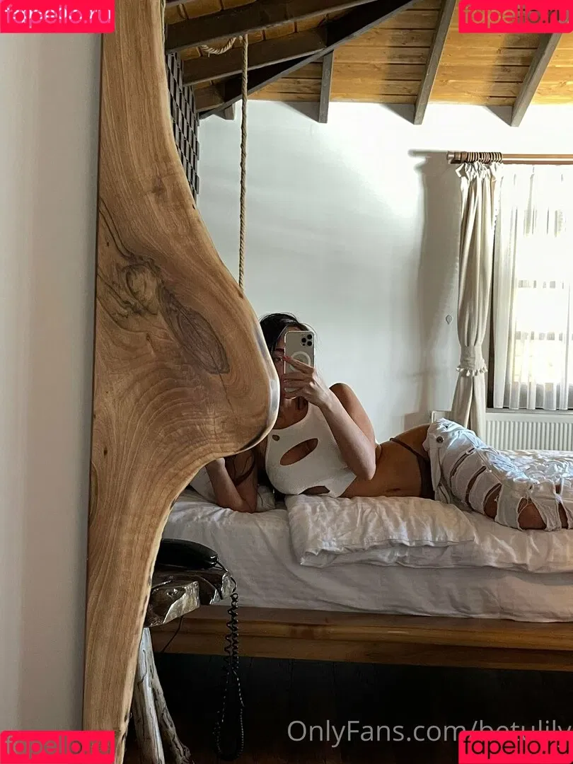 Betül Lily Onlyfans Photo Gallery 