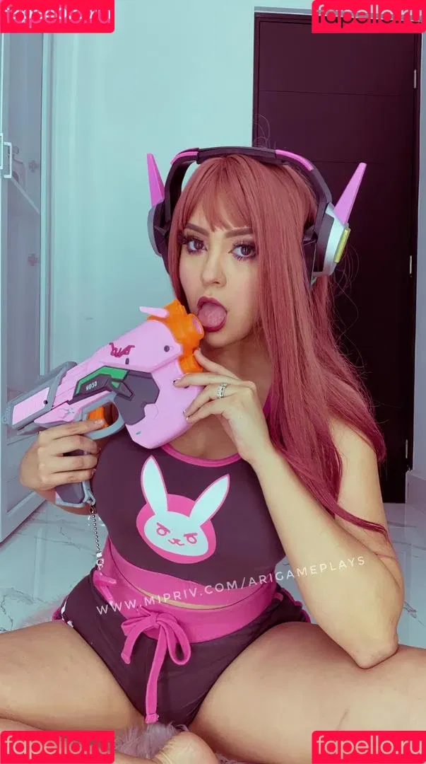 Ari Game Plays Onlyfans Photo Gallery 