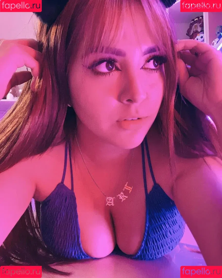Ari Game Plays Onlyfans Photo Gallery 