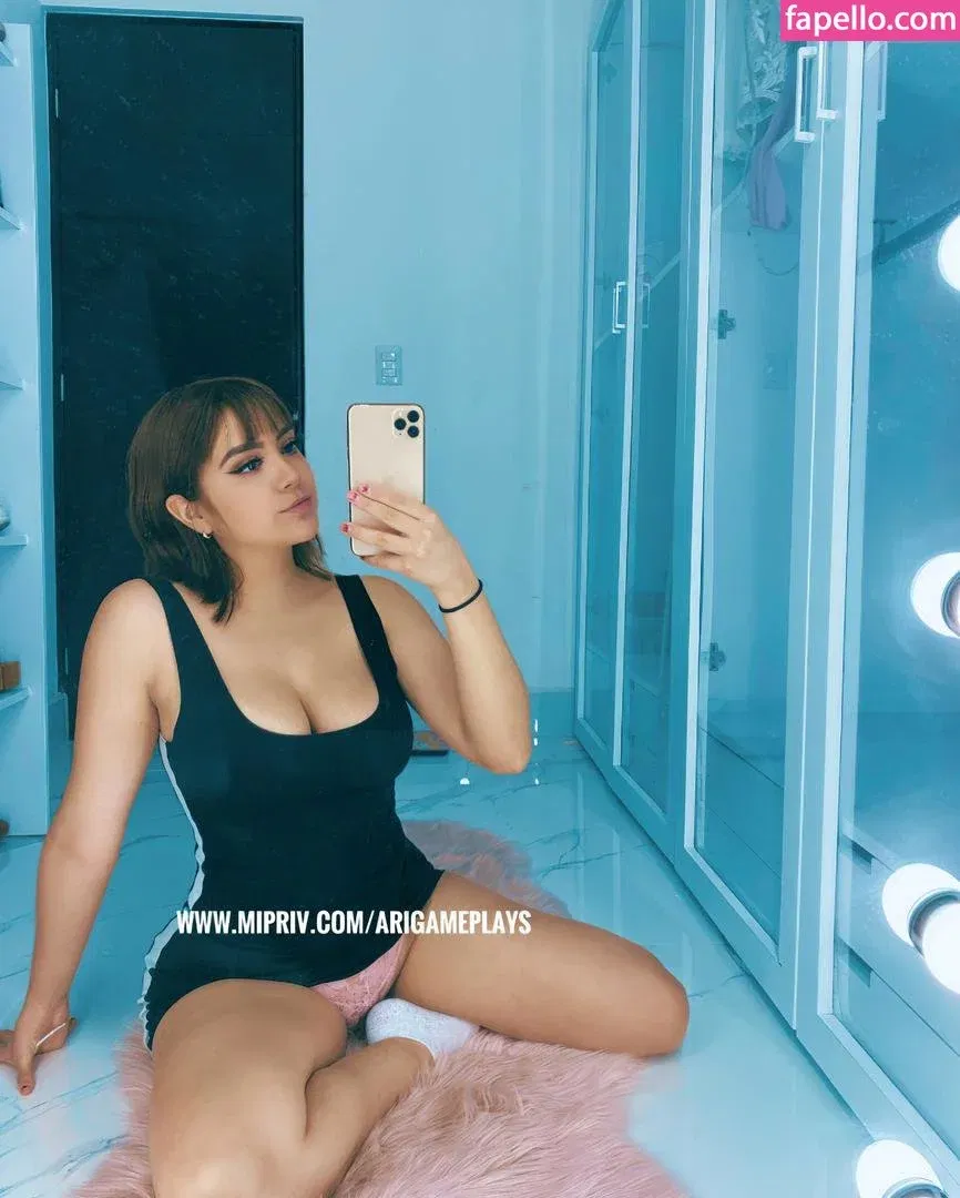 Ari Game Plays Onlyfans Photo Gallery 