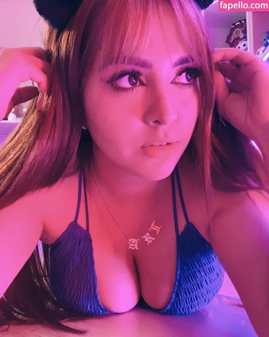 Ari Game Plays Onlyfans Photo Gallery 