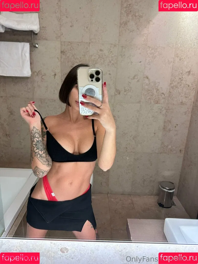 lilisut Onlyfans Photo Gallery 