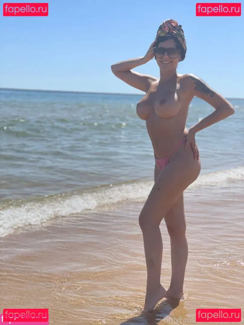 lilisut Onlyfans Photo Gallery 