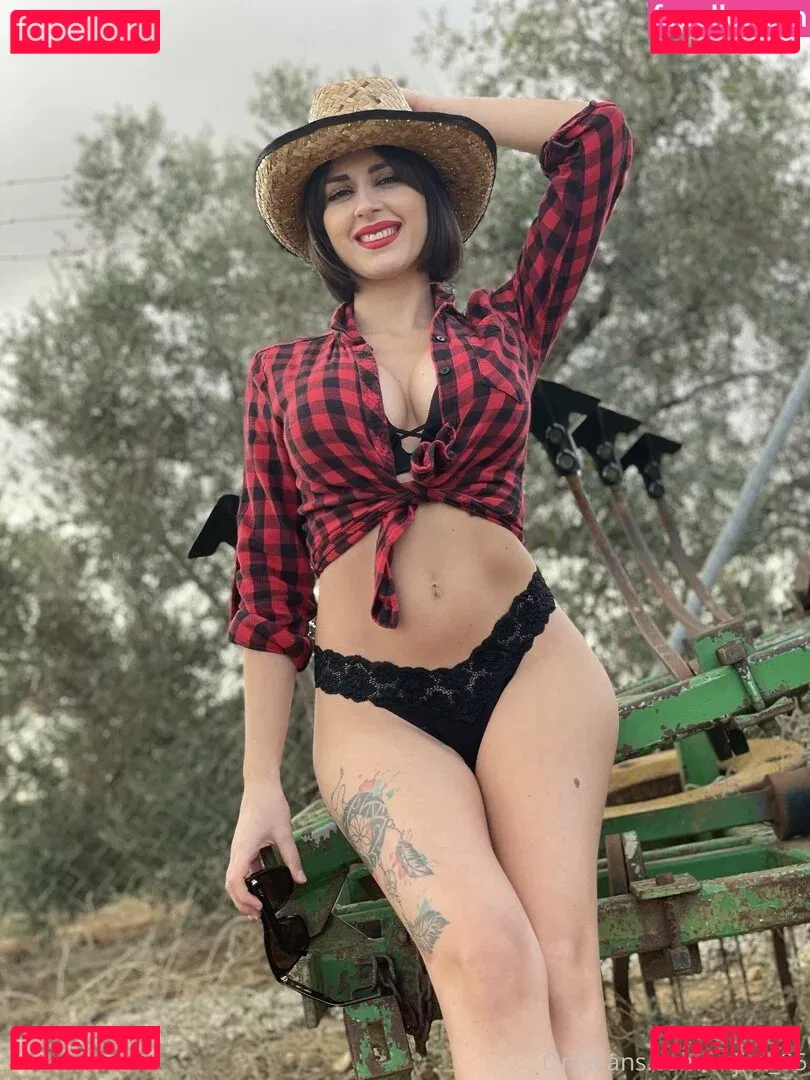 lilisut Onlyfans Photo Gallery 