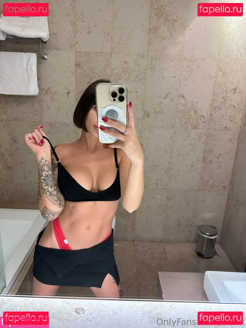 lilisut Onlyfans Photo Gallery 