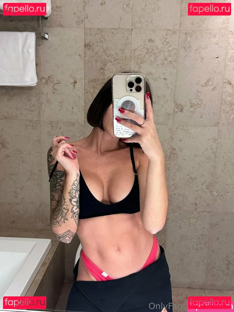 lilisut Onlyfans Photo Gallery 