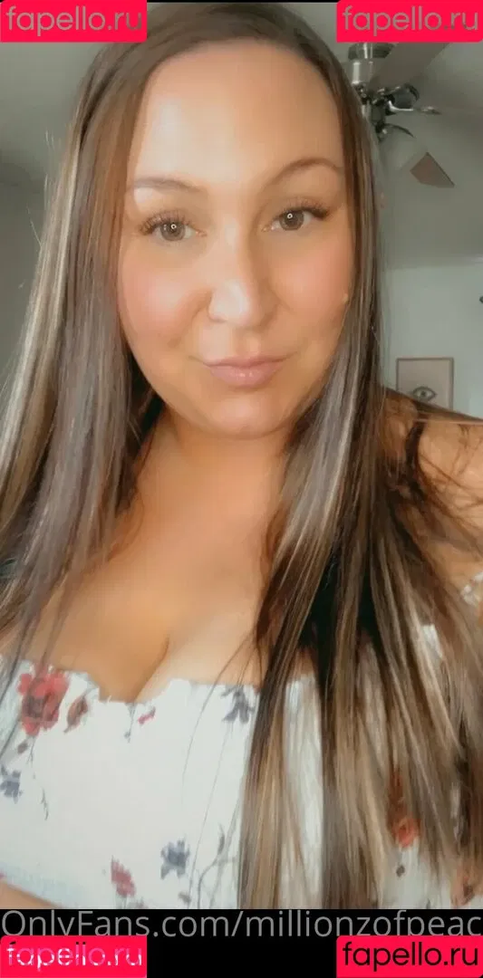 millionzofpeaches Onlyfans Photo Gallery 