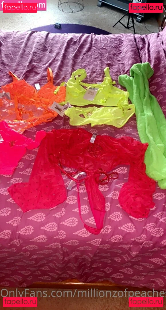 millionzofpeaches Onlyfans Photo Gallery 