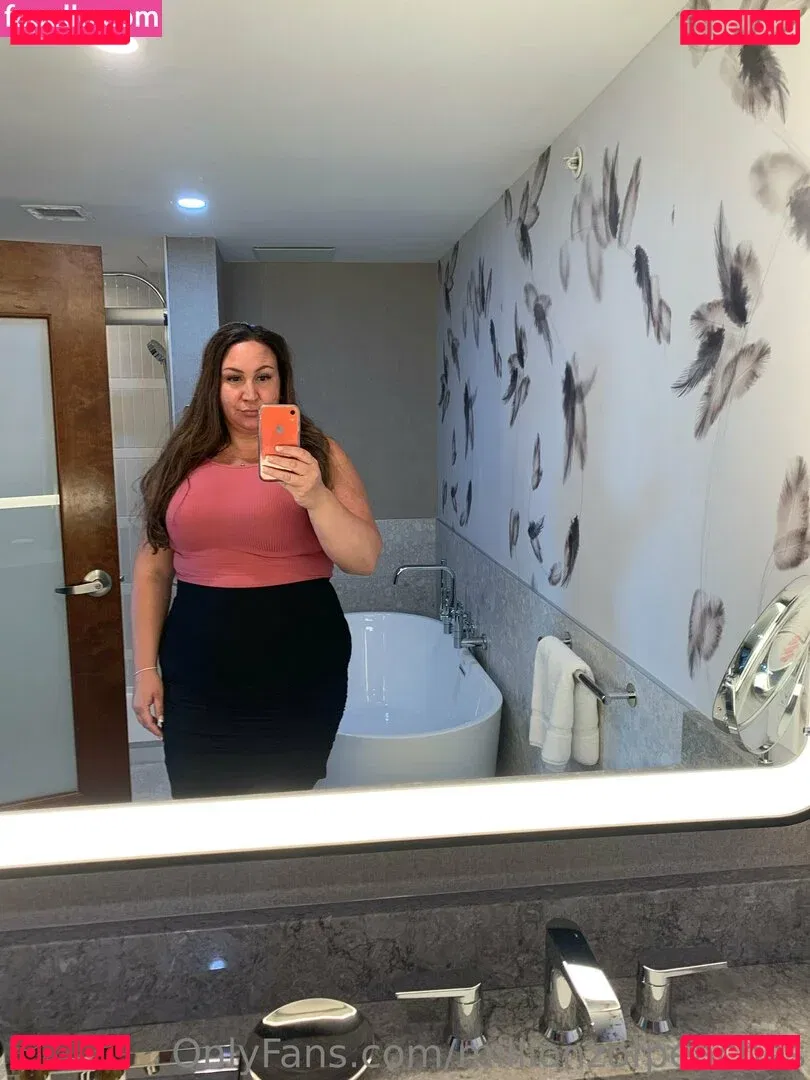 millionzofpeaches Onlyfans Photo Gallery 