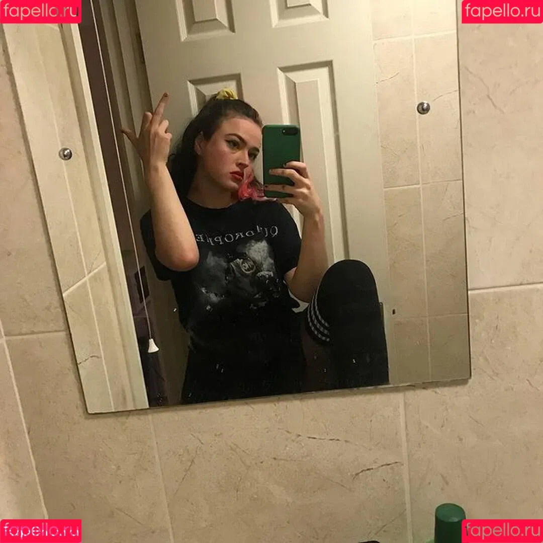 Hahahahelp_me Onlyfans Photo Gallery 