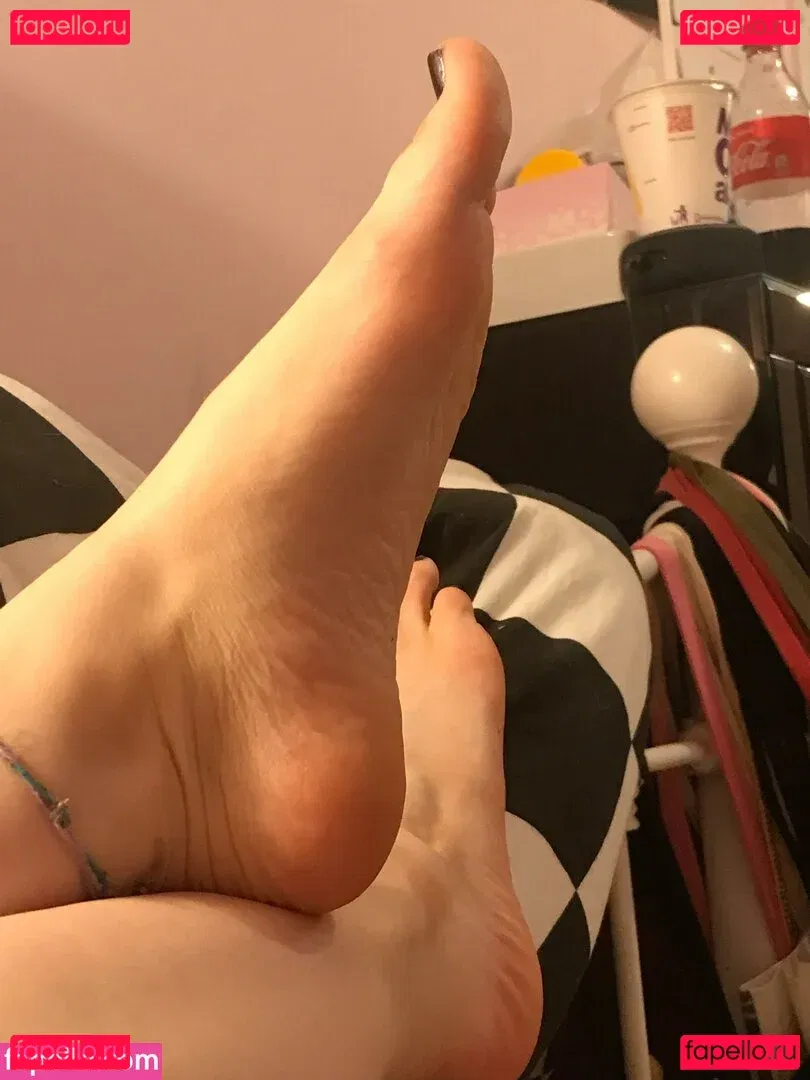 Hahahahelp_me Onlyfans Photo Gallery 