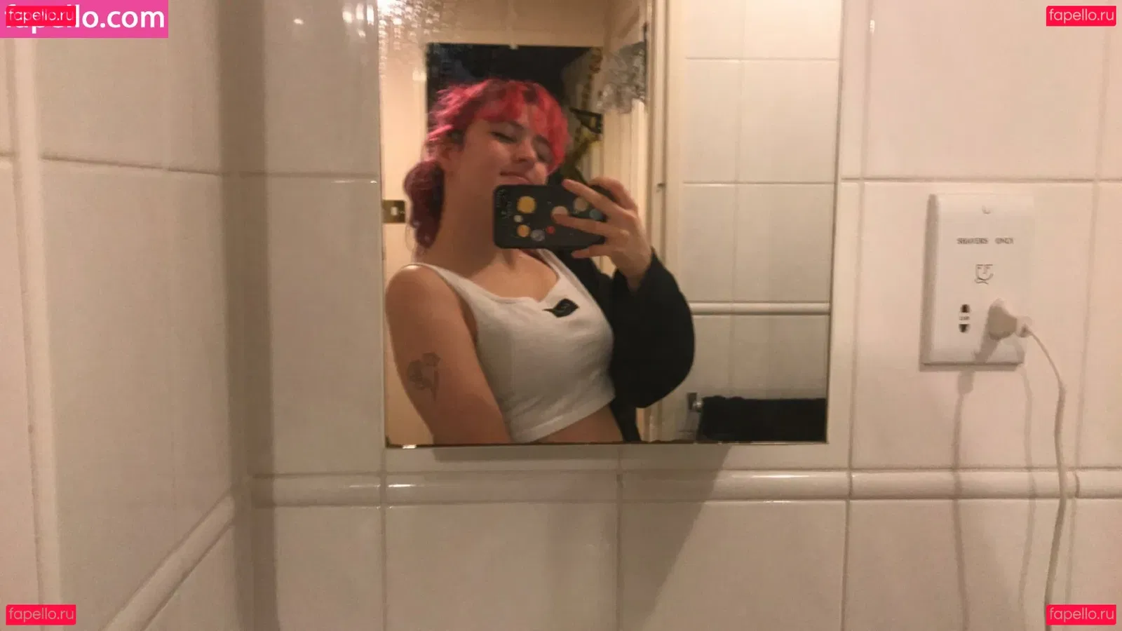 Hahahahelp_me Onlyfans Photo Gallery 