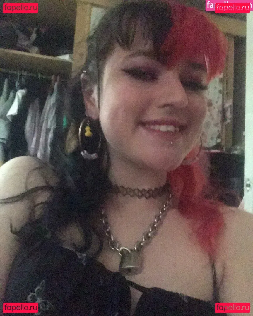 Hahahahelp_me Onlyfans Photo Gallery 