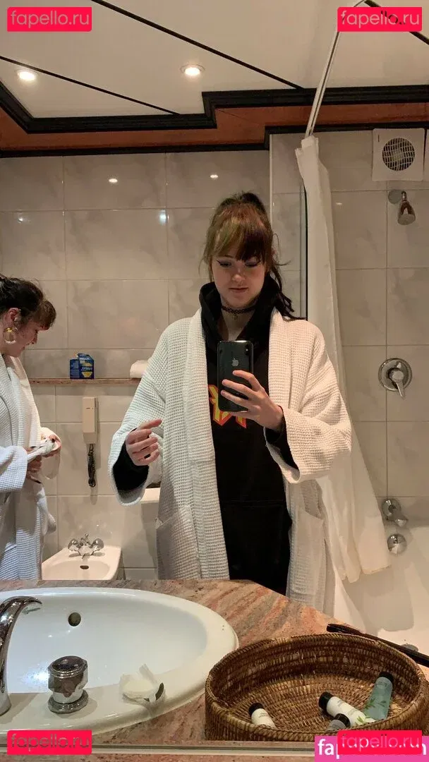 Hahahahelp_me Onlyfans Photo Gallery 