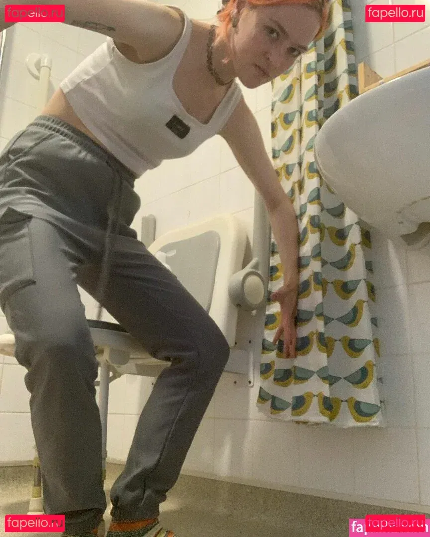 Hahahahelp_me Onlyfans Photo Gallery 