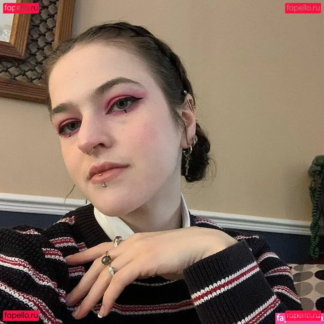 Hahahahelp_me Onlyfans Photo Gallery 