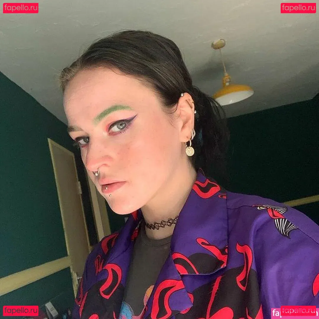 Hahahahelp_me Onlyfans Photo Gallery 