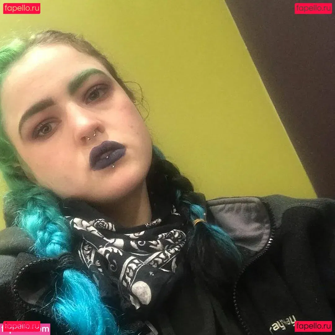 Hahahahelp_me Onlyfans Photo Gallery 