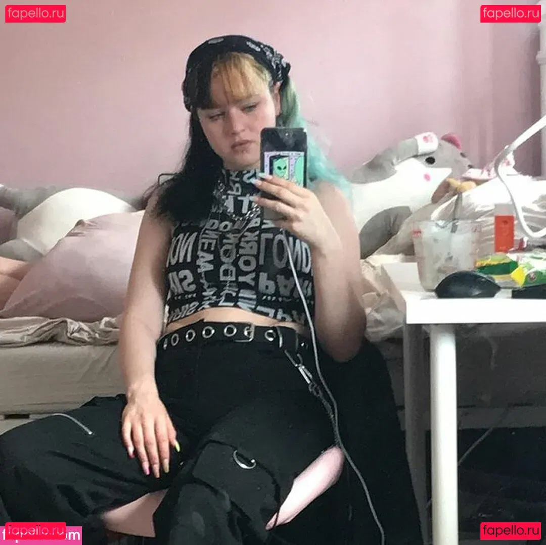 Hahahahelp_me Onlyfans Photo Gallery 