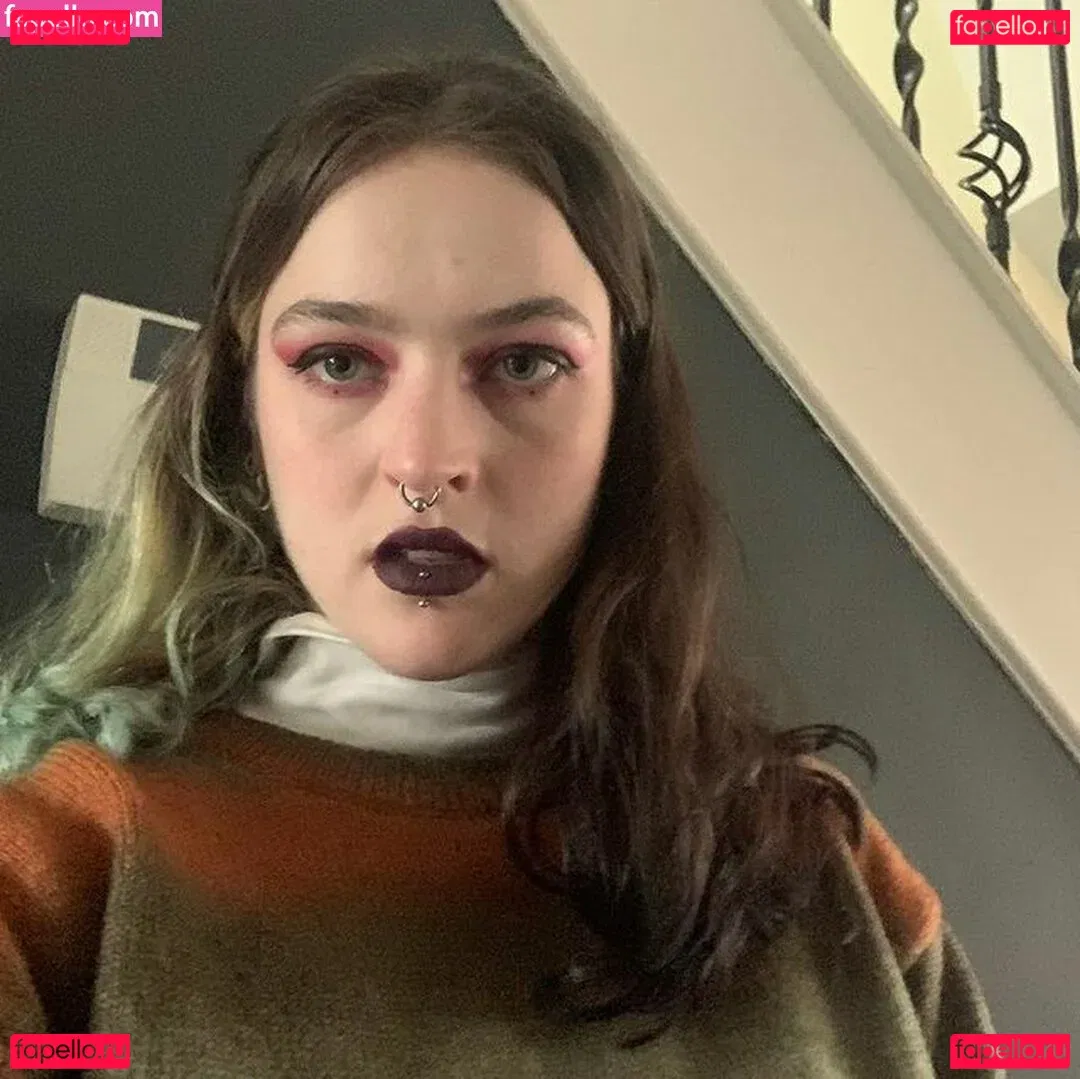 Hahahahelp_me Onlyfans Photo Gallery 