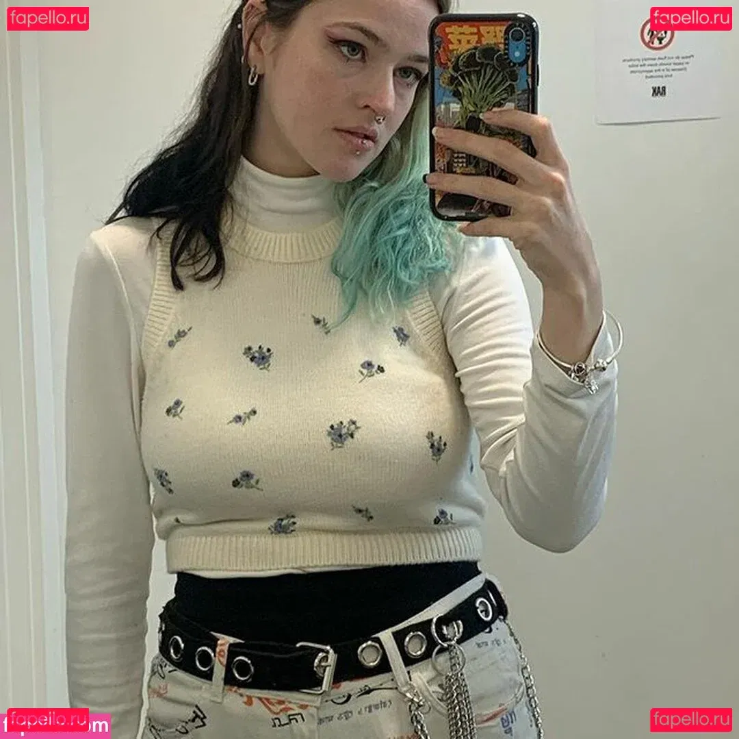 Hahahahelp_me Onlyfans Photo Gallery 