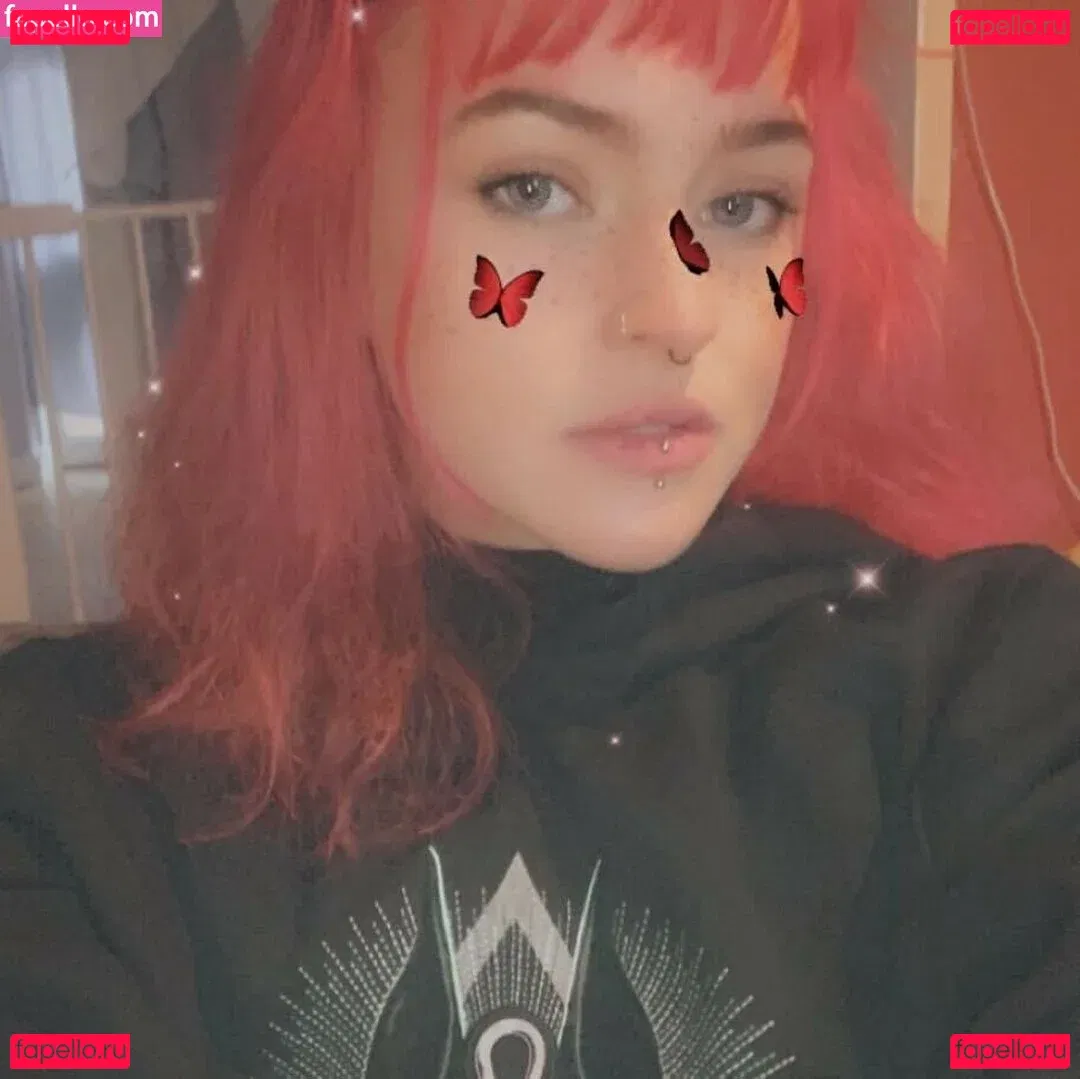 Hahahahelp_me Onlyfans Photo Gallery 