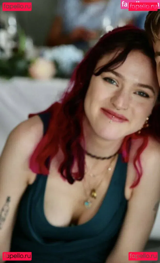 Hahahahelp_me Onlyfans Photo Gallery 