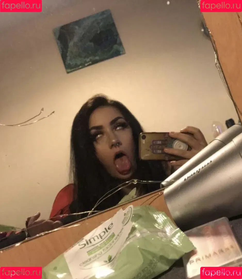 Brokenteenagedreams Onlyfans Photo Gallery 