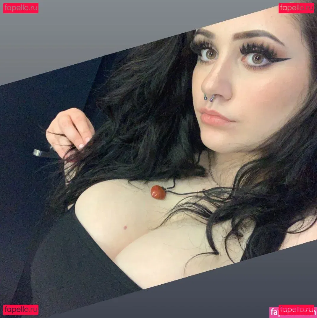 Brokenteenagedreams Onlyfans Photo Gallery 