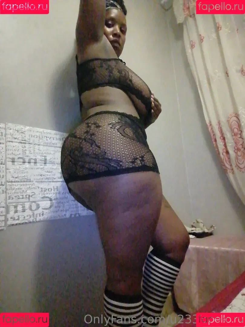 thicknbustybabefree Onlyfans Photo Gallery 