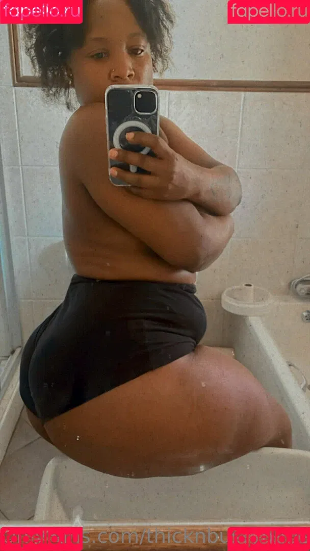 thicknbustybabefree Onlyfans Photo Gallery 