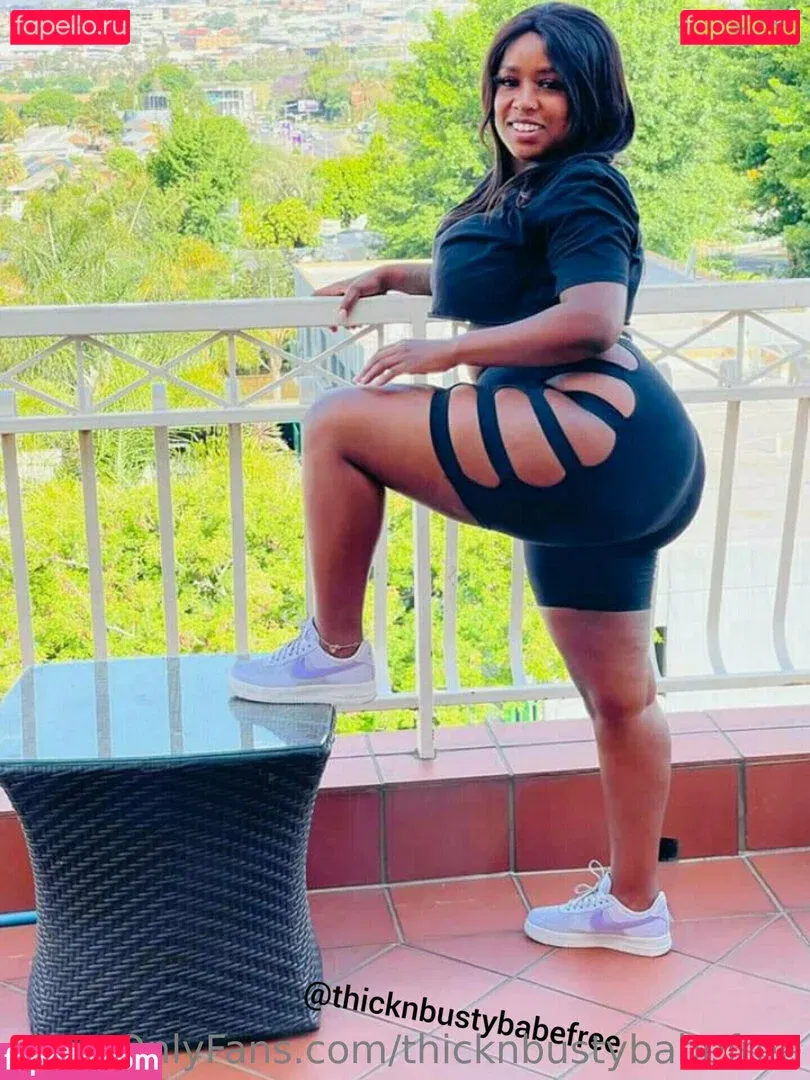 thicknbustybabefree Onlyfans Photo Gallery 