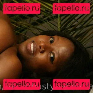 thicknbustybabefree Onlyfans Photo Gallery 