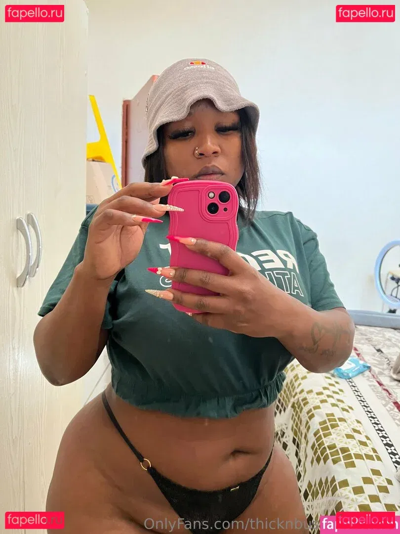 thicknbustybabefree Onlyfans Photo Gallery 