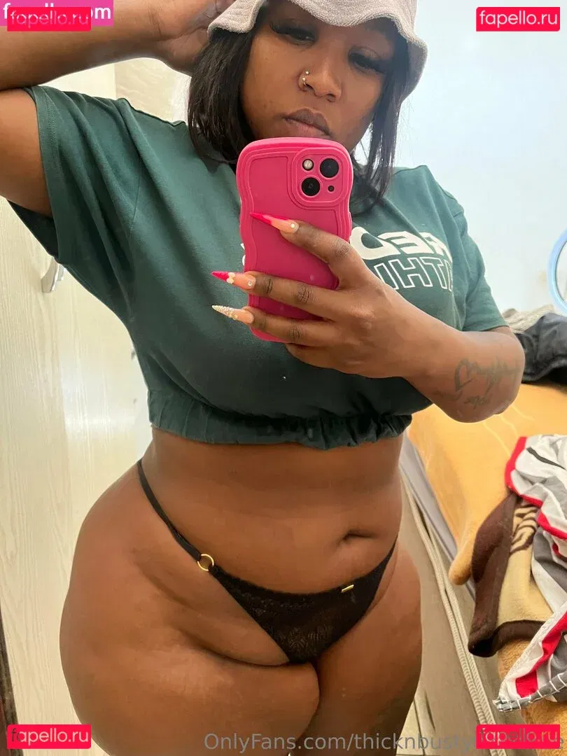 thicknbustybabefree Onlyfans Photo Gallery 