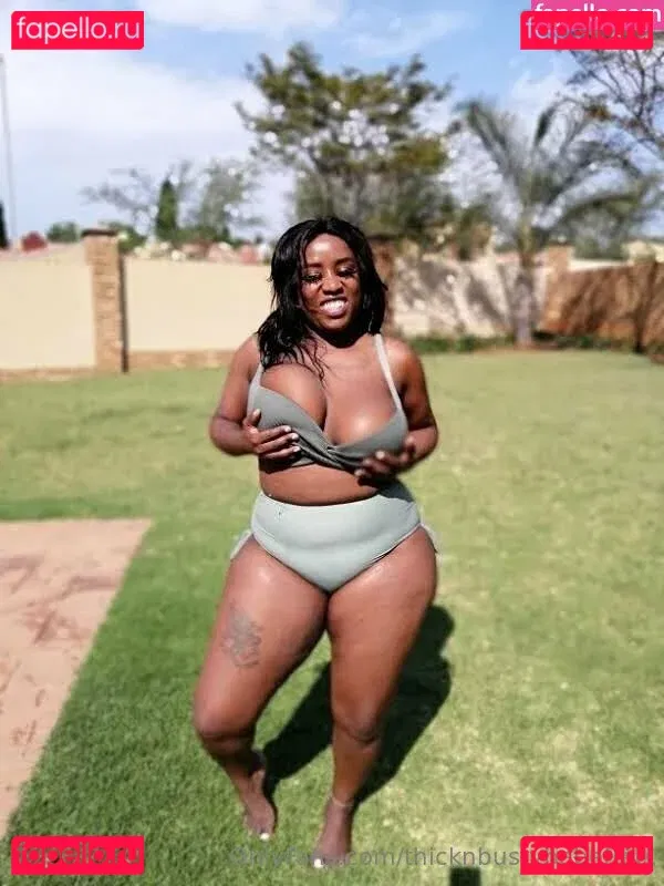 thicknbustybabefree Onlyfans Photo Gallery 