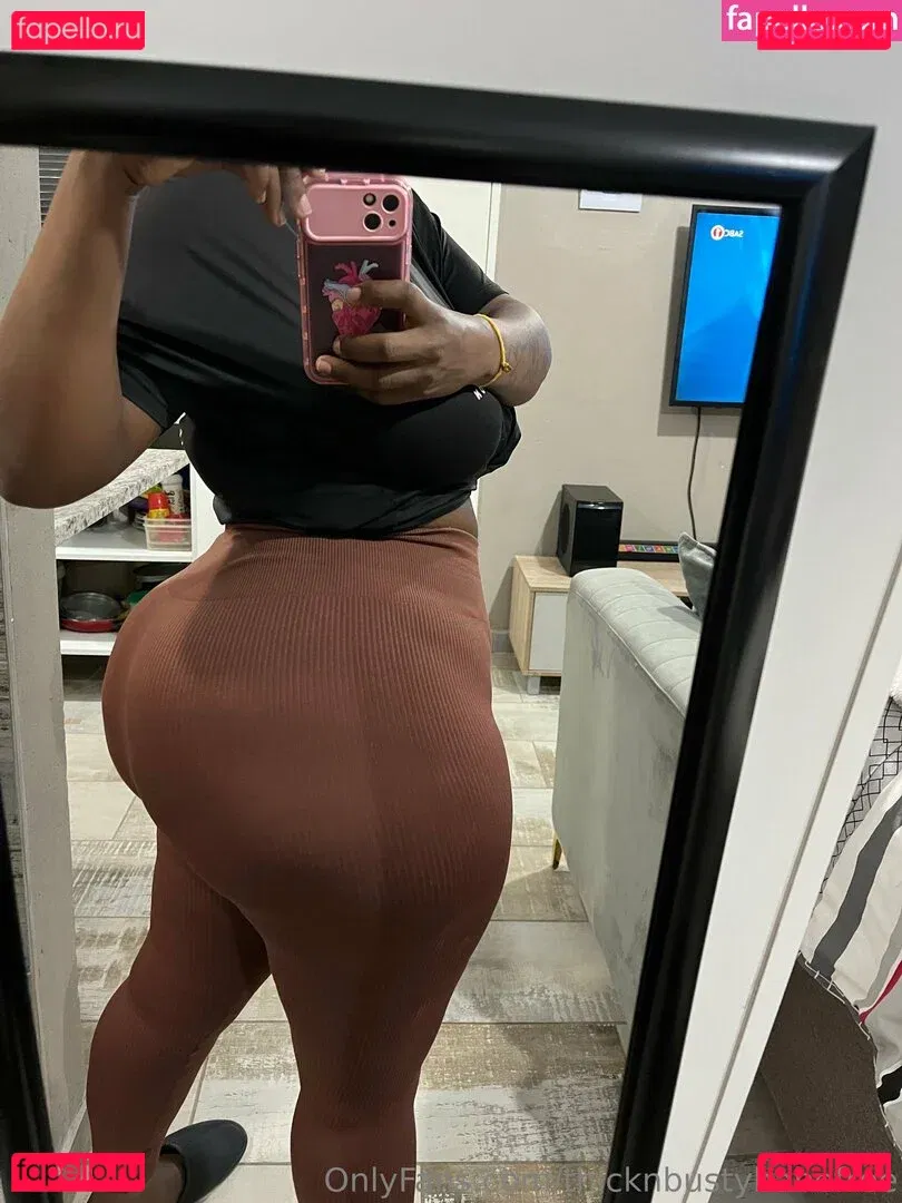 thicknbustybabefree Onlyfans Photo Gallery 