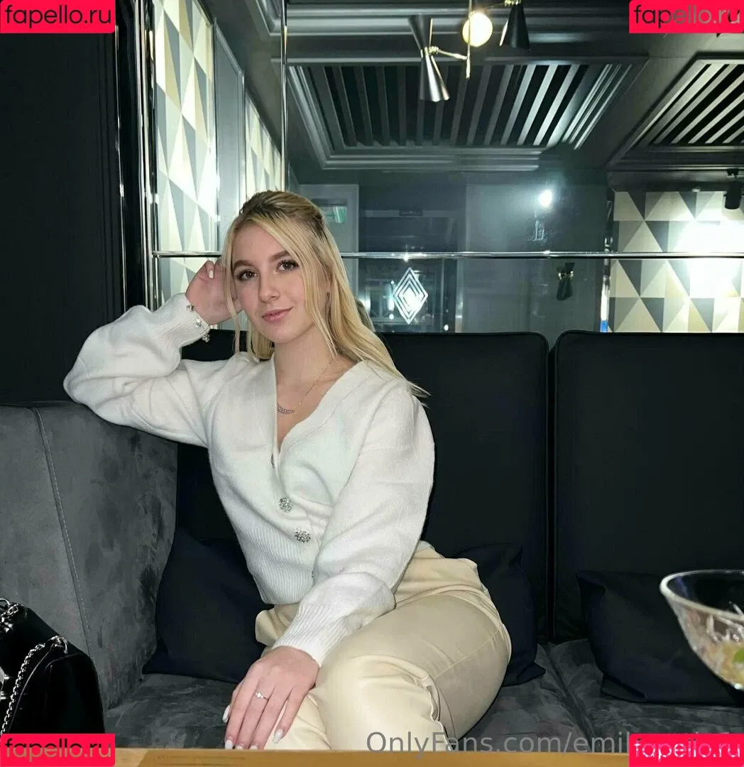 emilycutie1 Onlyfans Photo Gallery 