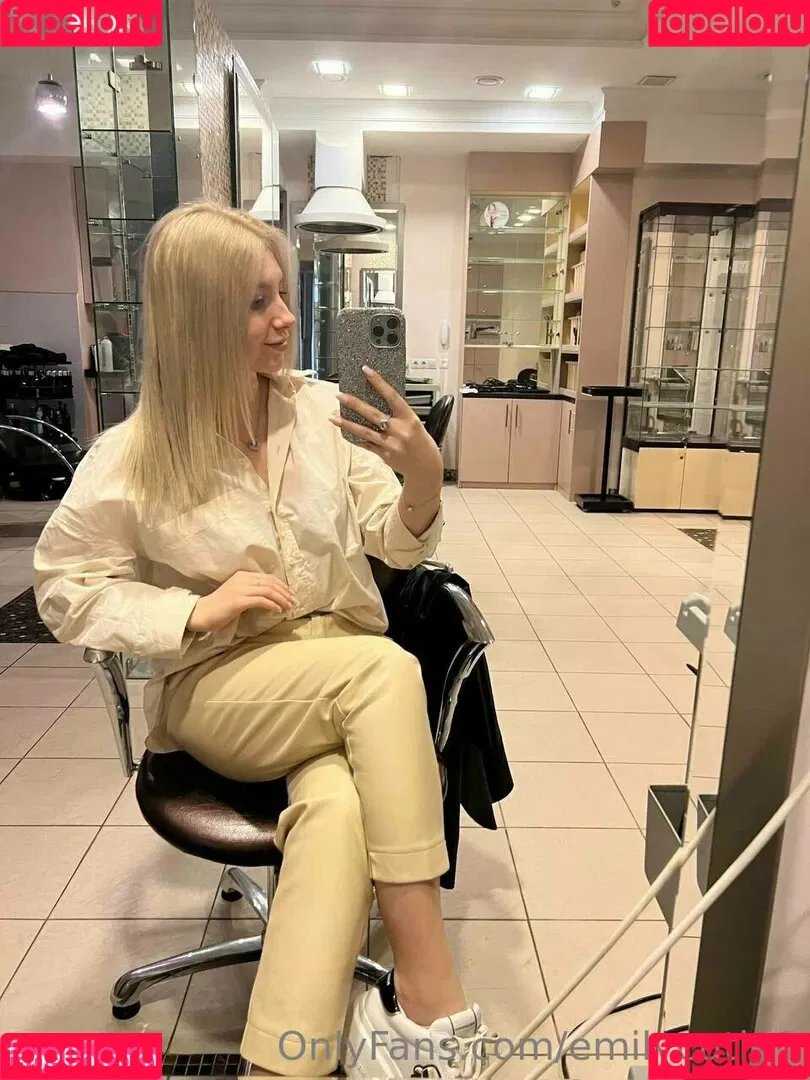 emilycutie1 Onlyfans Photo Gallery 