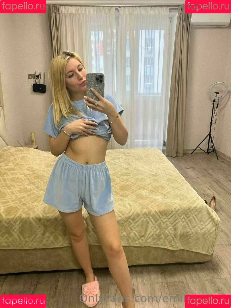 emilycutie1 Onlyfans Photo Gallery 