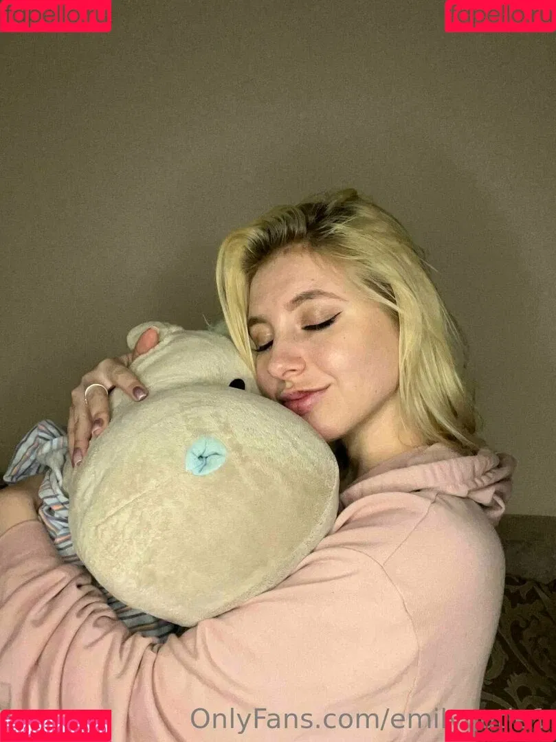 emilycutie1 Onlyfans Photo Gallery 