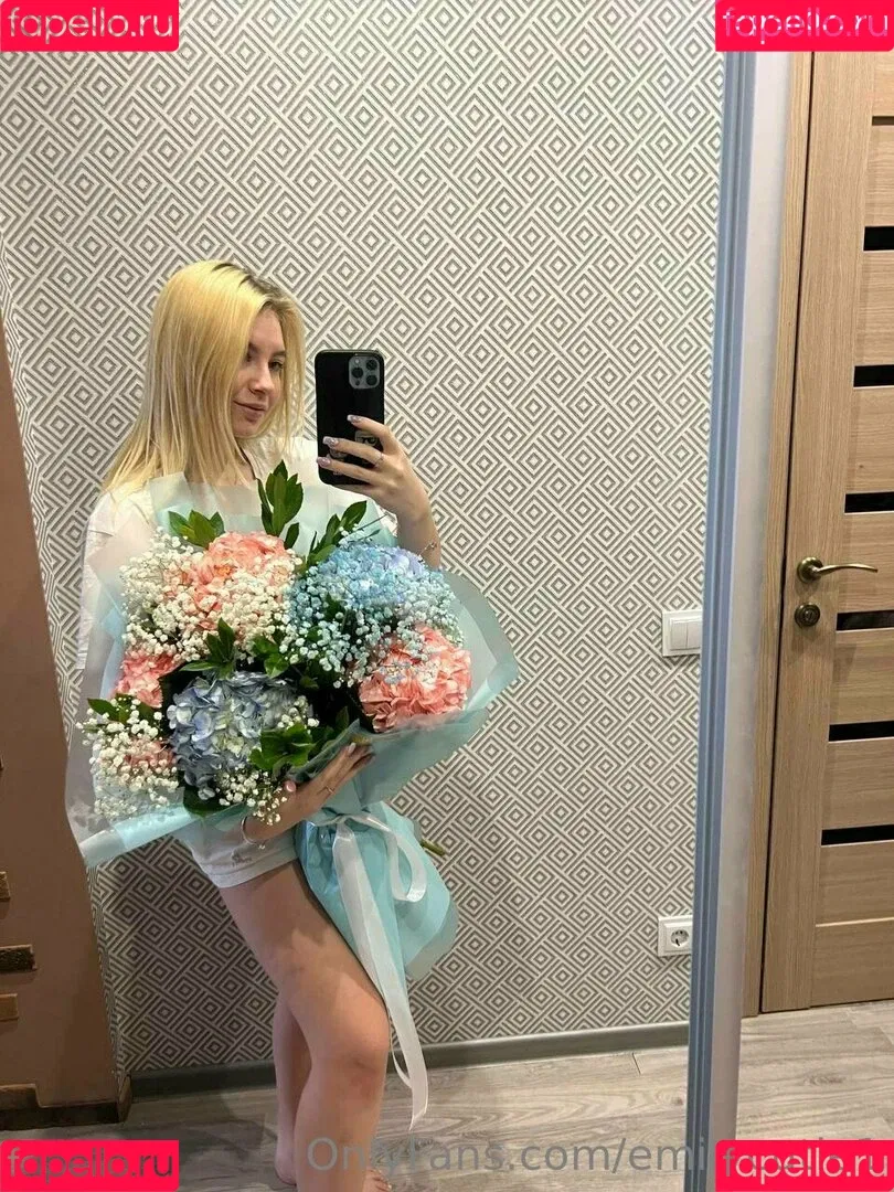 emilycutie1 Onlyfans Photo Gallery 