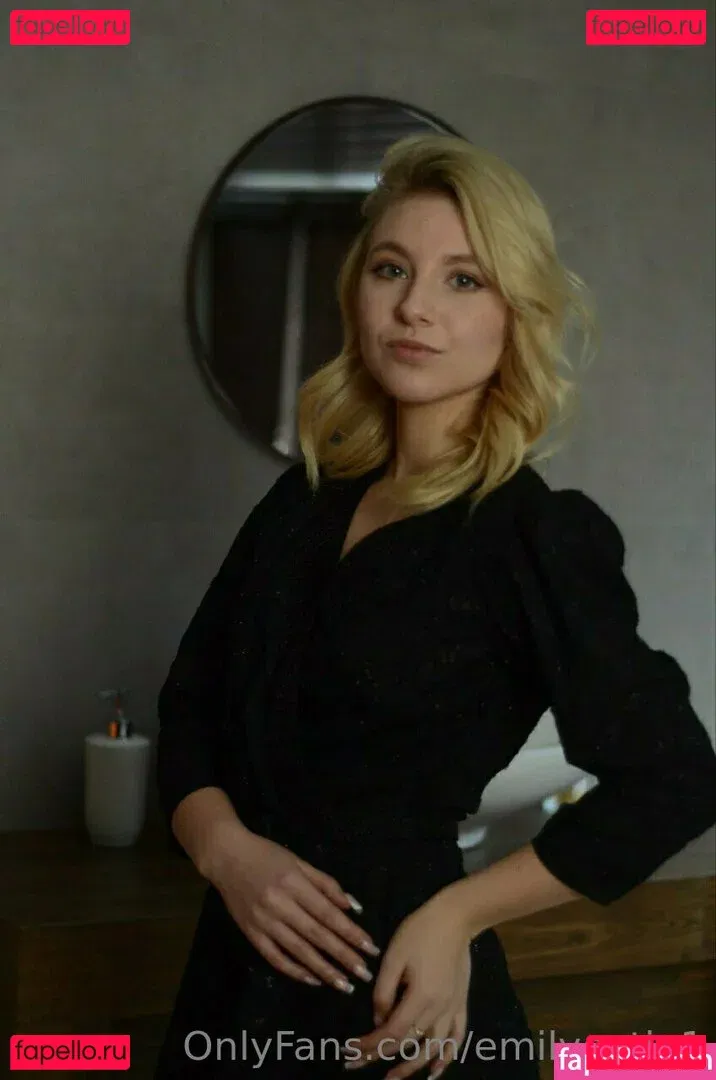 emilycutie1 Onlyfans Photo Gallery 