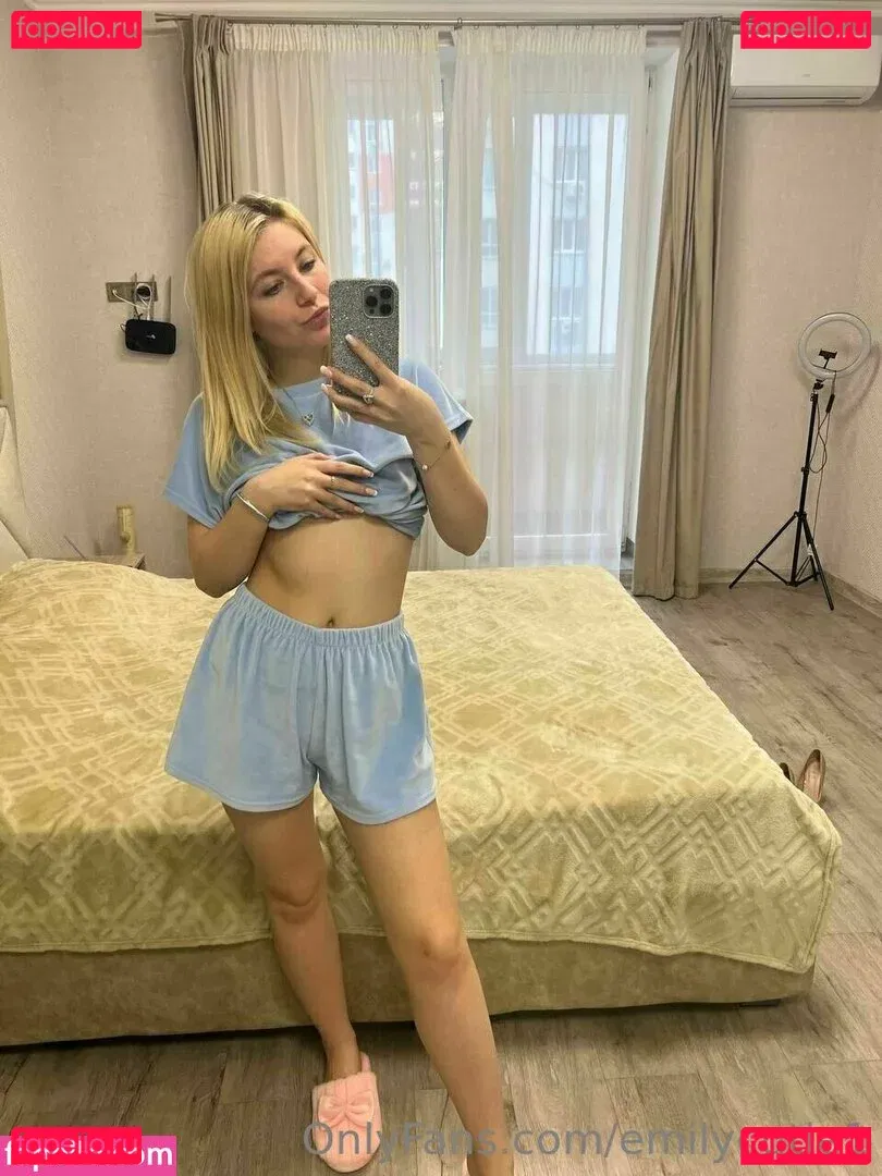 emilycutie1 Onlyfans Photo Gallery 