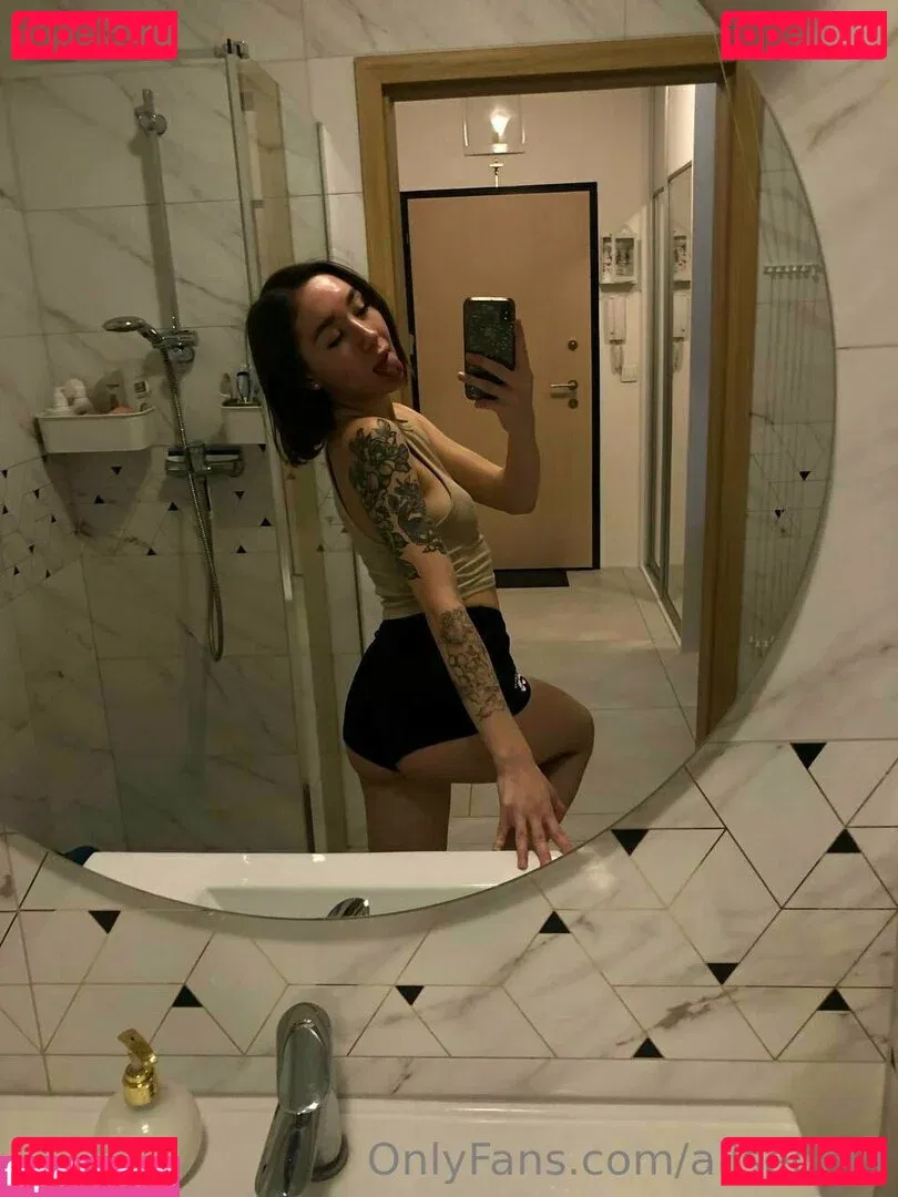 alisegold Onlyfans Photo Gallery 