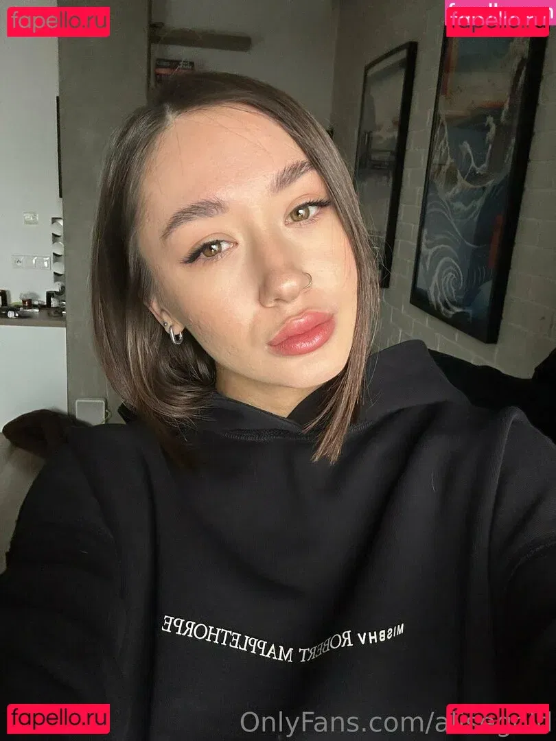 alisegold Onlyfans Photo Gallery 