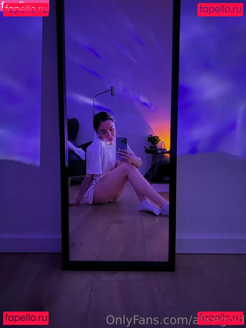 alisegold Onlyfans Photo Gallery 