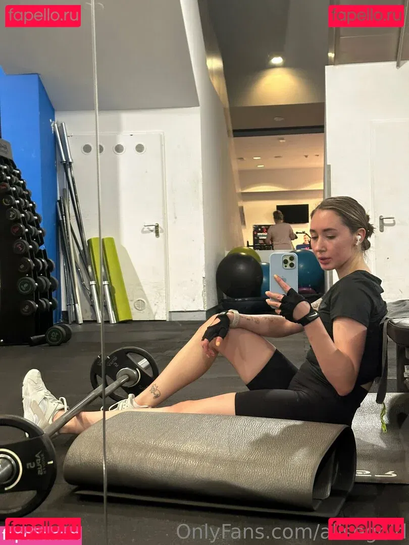 alisegold Onlyfans Photo Gallery 